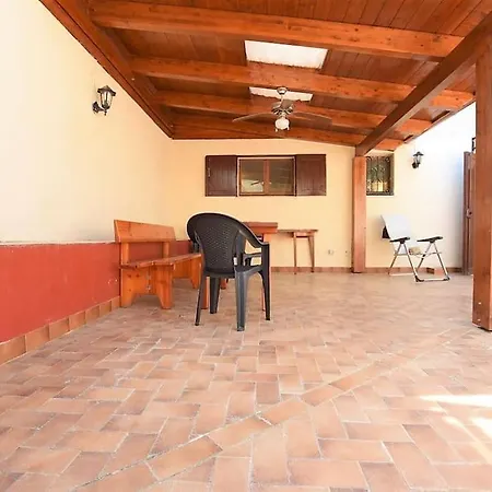 Trilocale A 80 Mt Dal Mare Apartman *