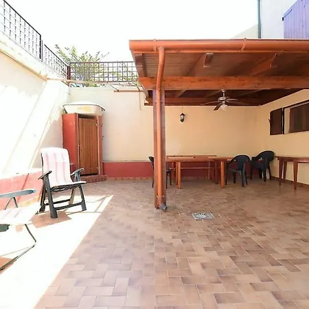 Trilocale A 80 Mt Dal Mare Apartment *